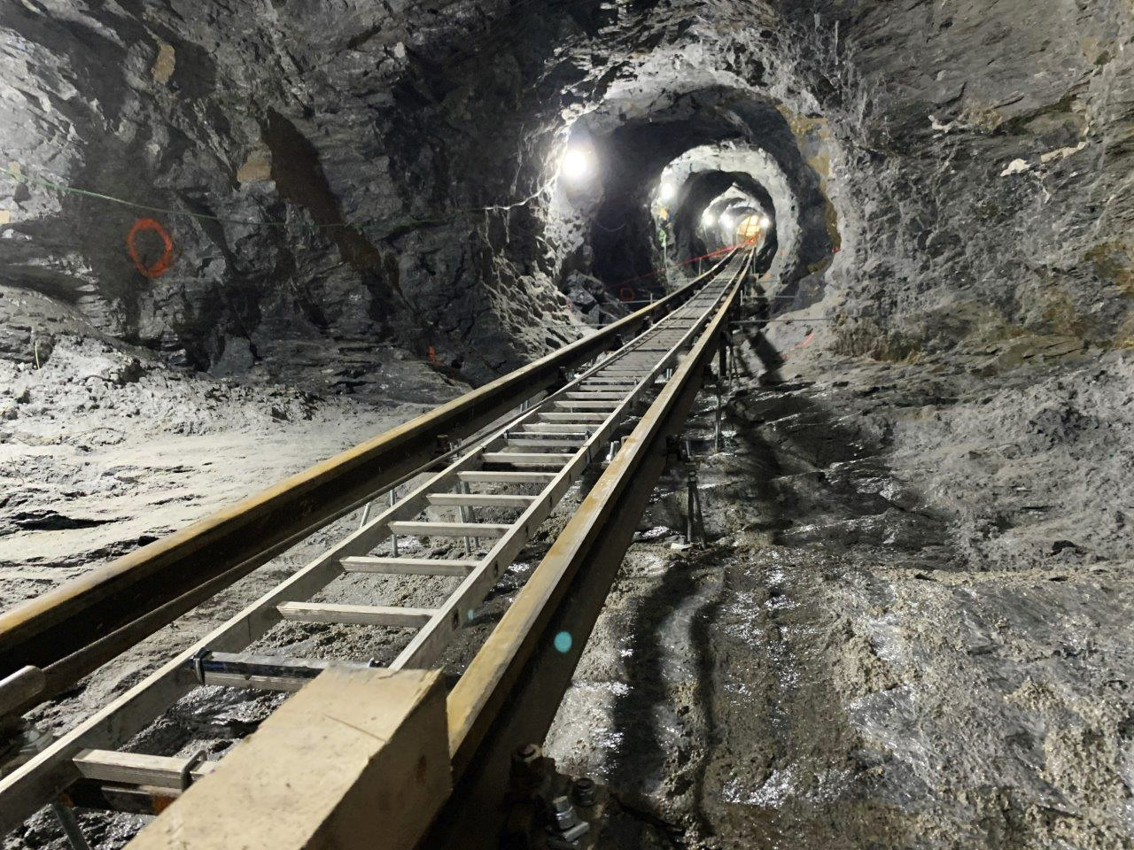 Gletscher schützen und Skibetrieb sichern